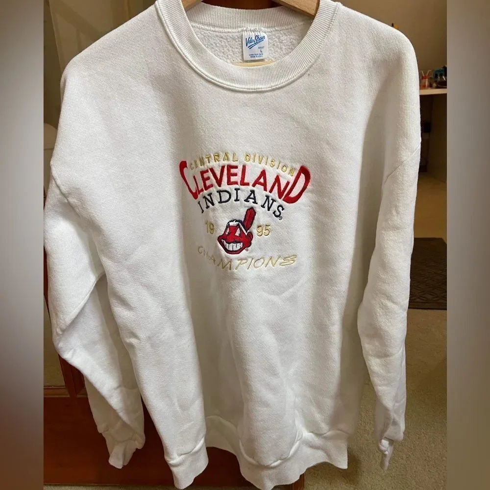Vintage 1995 Cleveland Indians Division Champions Large embroidered sweater